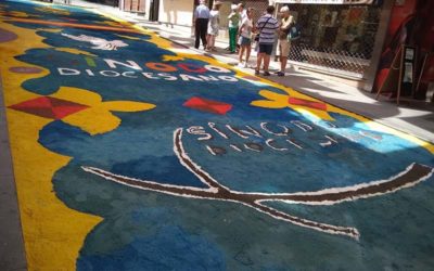 El Corpus nos dejó alfombras sobre el Sínodo