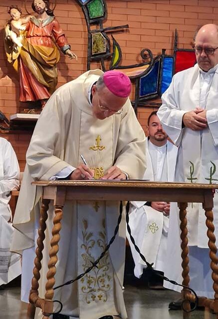 El obispo diocesano firmó las propuestas sinodales